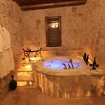 Katapa Stone House Hotel 2*